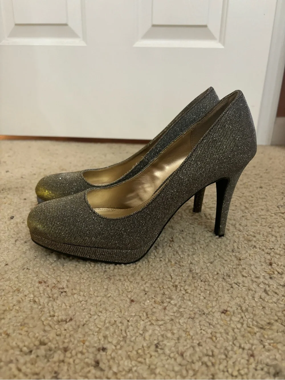 Sparkly High Heel Pumps